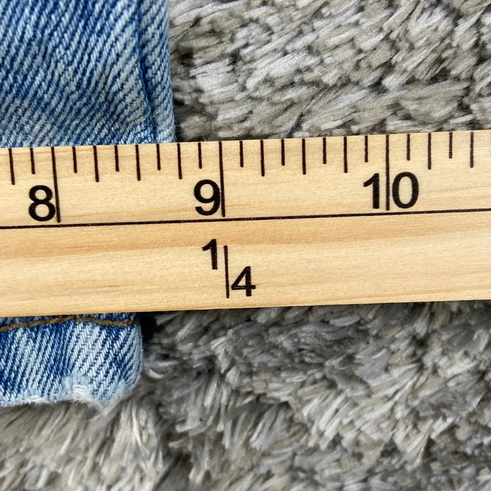 Levis measurements waist